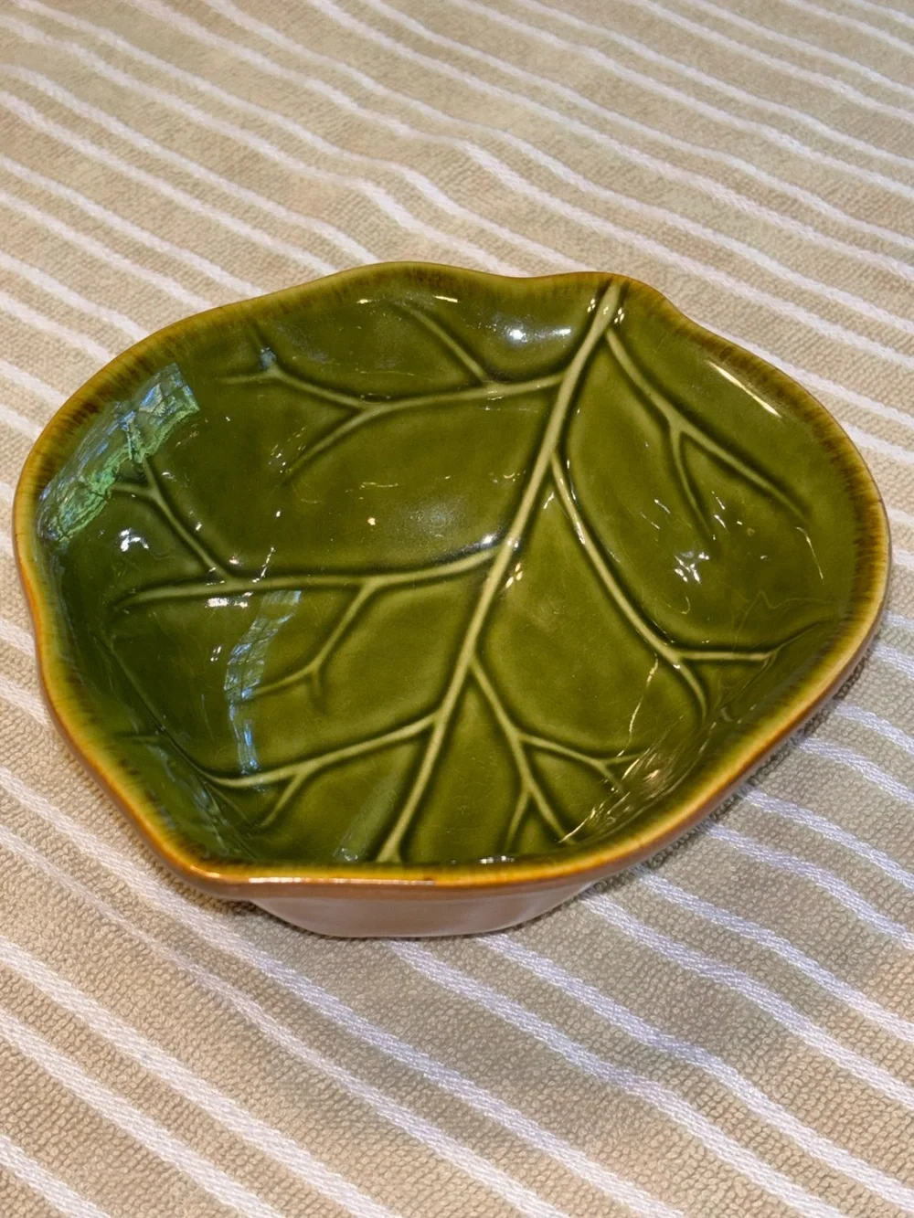 Autumn Thanksgiving Studio JCP Ceramic Green Leaf Serving Dish Bowl